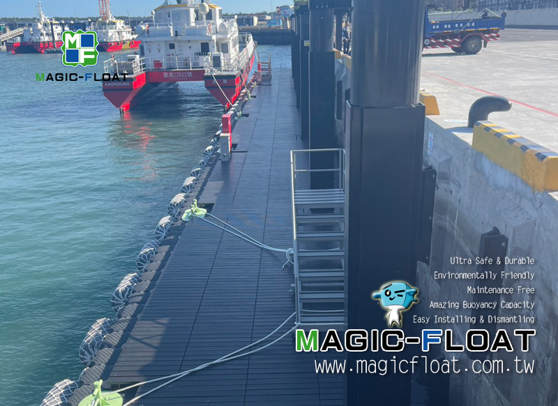 The project uses Magic-Float II black color cubes as the main body of the floating docks, assembling them into a three-layered pontoon structure. There are two floating docks, one 66 meters and the other 70 meters in length. Hardwood floor are laid on top of cubes, with power and water supply facilities positioned between the cubes and the floors. Stainless steel mooring bollards, EVA anti-collision fenders, fire hydrant boxes, and water and electricity supply boxes are installed on the floating platform. The two floating docks are secured with guide pile Roller Systems and fixed piles, and two 25-meter aluminum alloy approach bridges are installed as gangway to connect shore. 20260716