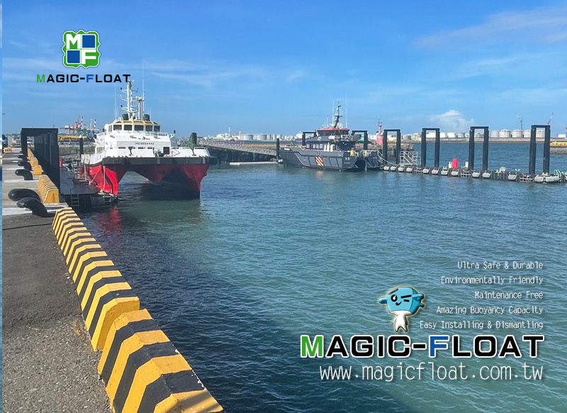 The project uses Magic-Float II black color cubes as the main body of the floating docks, assembling them into a three-layered pontoon structure. There are two floating docks, one 66 meters and the other 70 meters in length. Hardwood floor are laid on top of cubes, with power and water supply facilities positioned between the cubes and the floors. Stainless steel mooring bollards, EVA anti-collision fenders, fire hydrant boxes, and water and electricity supply boxes are installed on the floating platform. The two floating docks are secured with guide pile Roller Systems and fixed piles, and two 25-meter aluminum alloy approach bridges are installed as gangway to connect shore. 20260716